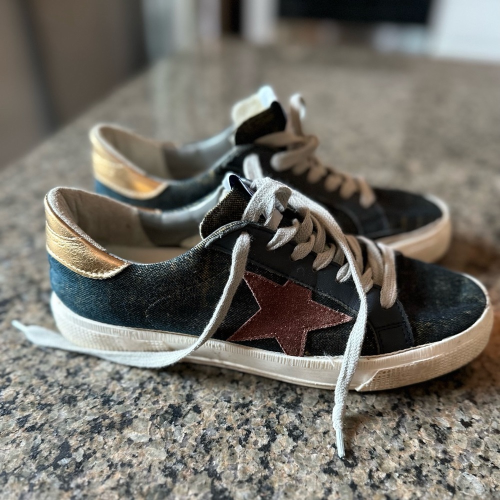 Golden Goose sneakers 37